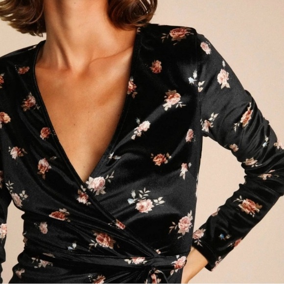 Rouje Paris Kelly Black Velvet Floral Wrap Dress Size Large Gently Used - Picture 2 of 9